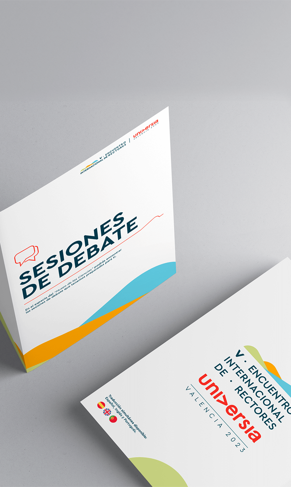 Folletos del V Encuentro Internacional de Rectores Universia 2023 en Valencia, destacando las sesiones de debate y el evento académico.